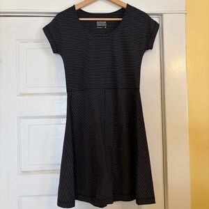 OUTDOOR RESEARCH Bryn Charcoal Striped Dress 4 Fit & Flare Active Travel EUC